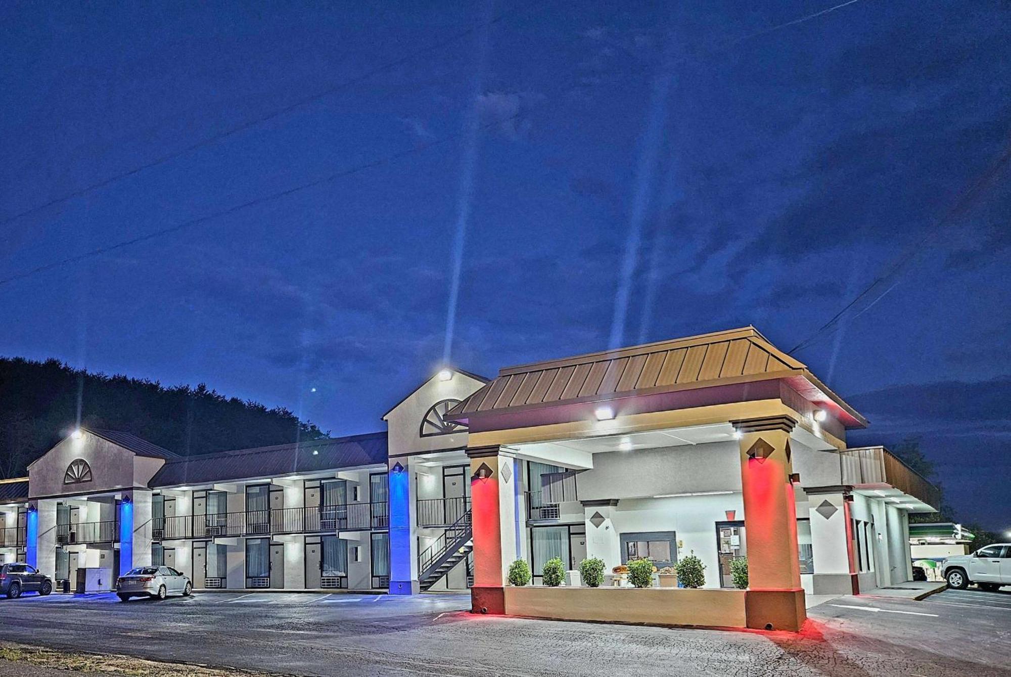 Отель Super 8 By Wyndham Marion Nc Экстерьер фото